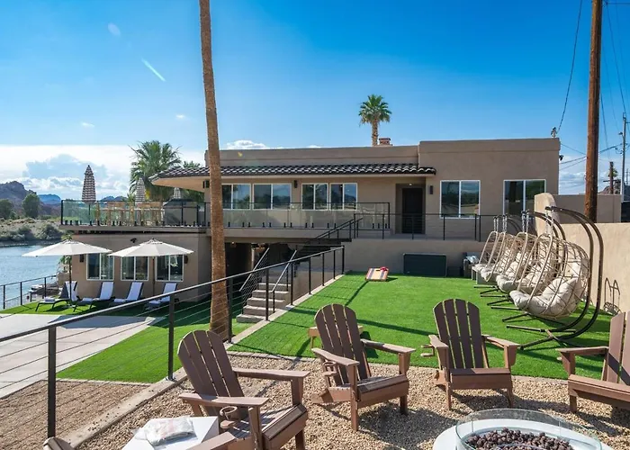 Holiday home New Luxe Riverfront Home, Launch & Dock, Gamerooms *
