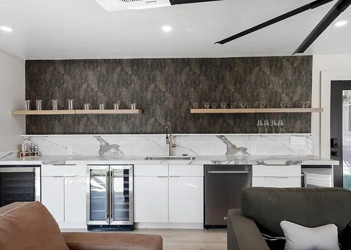 New Luxe Riverfront Home, Launch & Dock, Gamerooms *