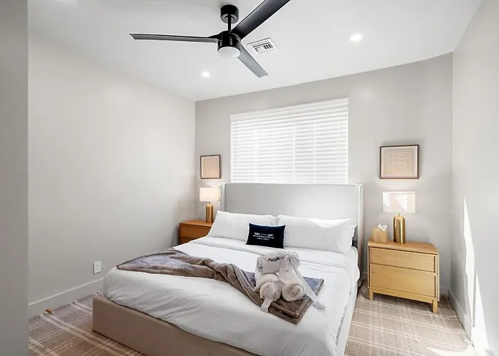 Holiday home New Luxe Riverfront Home, Launch & Dock, Gamerooms *